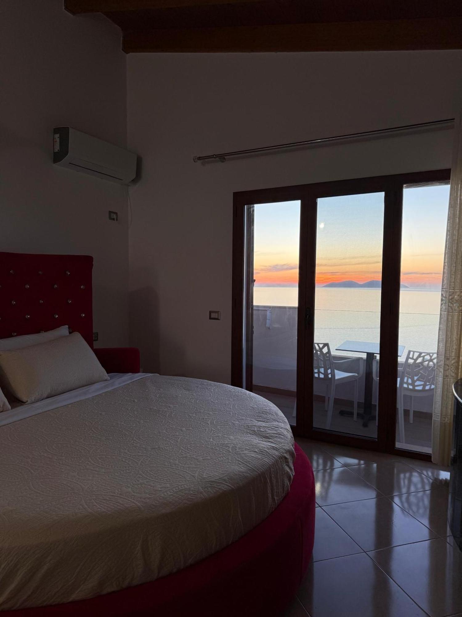 Vila Dena Vlorë Екстериор снимка
